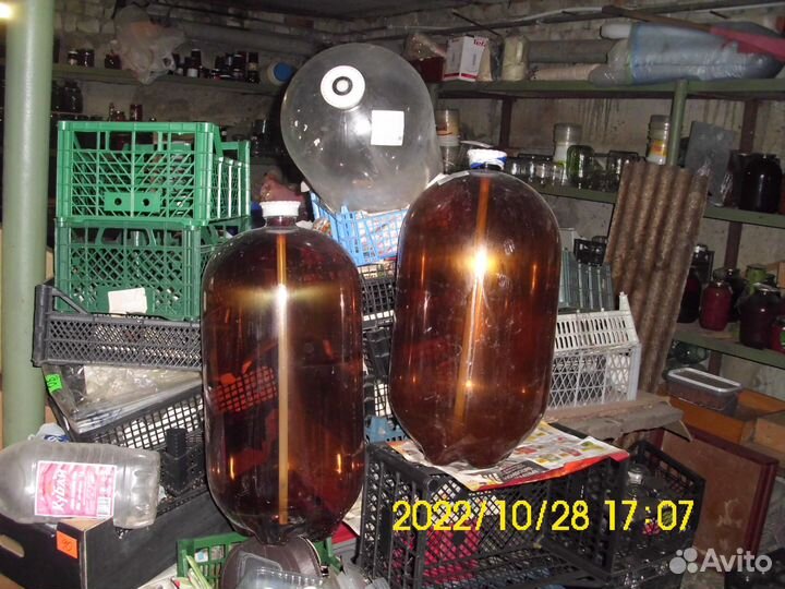 Стеклянные банки и бутылки