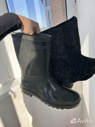 Резиновые сапоги с носками