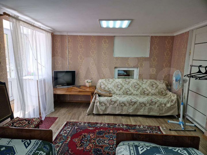 Комната 17 м² в 5-к., 1/2 эт.