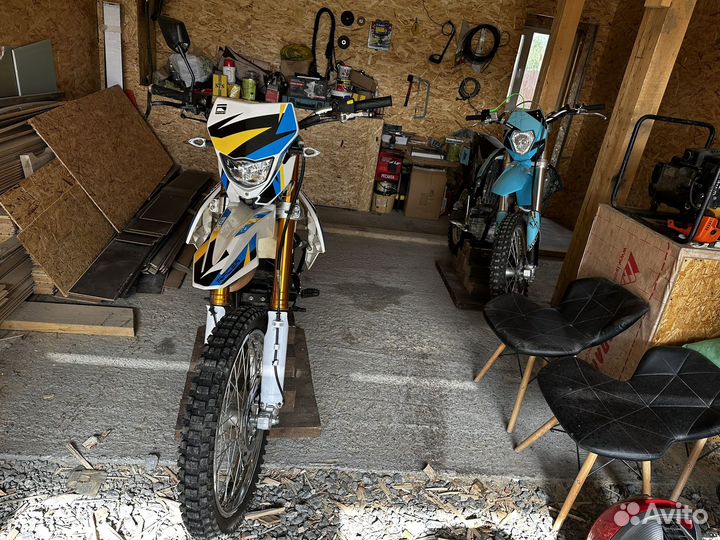 Мотоцикл Racer Enduro 300