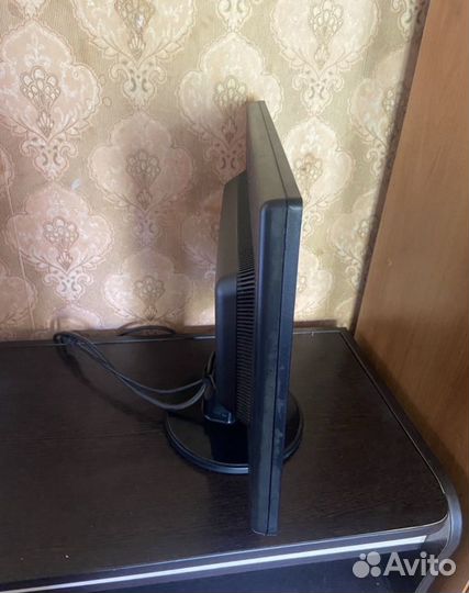 Монитор LG 22