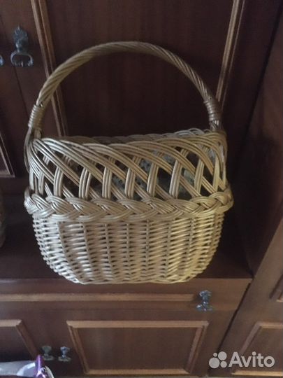 Корзина плетеная с ручкой
