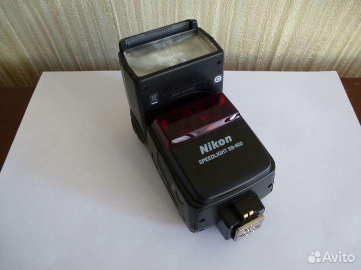 Фотовспышка Nikon SB-600