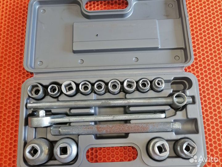 Т) Набор инструментов