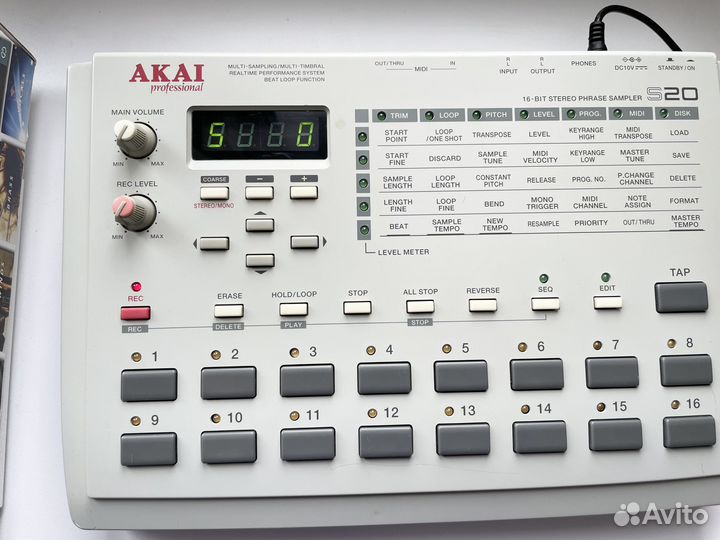 Akai s20
