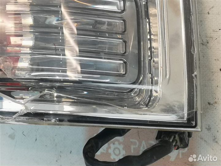 Фонарь задний правый Mitsubishi Pajero 4