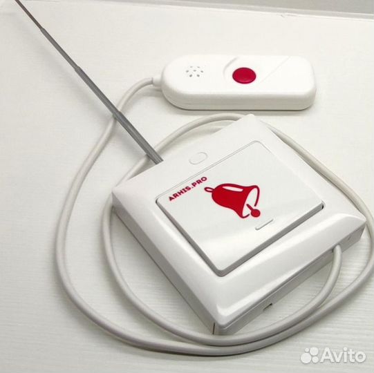 Кнопка вызова персонала с выносной кнопкой в руку