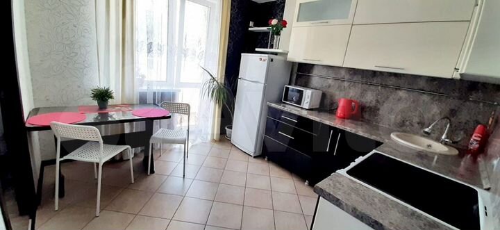 2-к. квартира, 50 м², 1/10 эт.