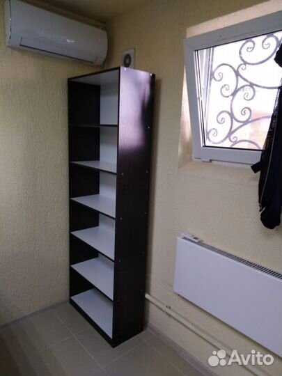 Стеллажи, прилавки, витрины торговые