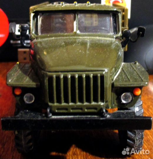 Модель 1:43 урал 55571
