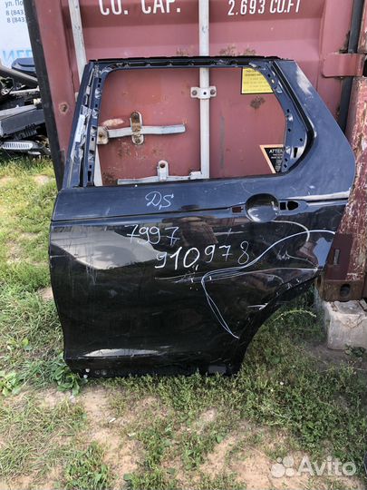 Задняя левая дверь ленд ровер дескавери спорт