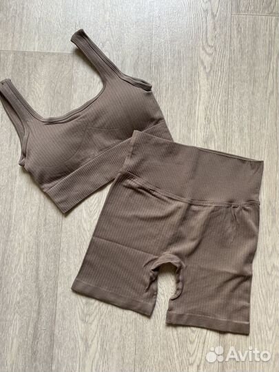 Спортивный костюм женский