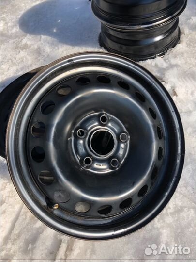 Комплект штампованных дисков R15