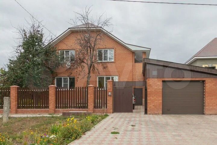 Дом 258 м² на участке 6 сот.