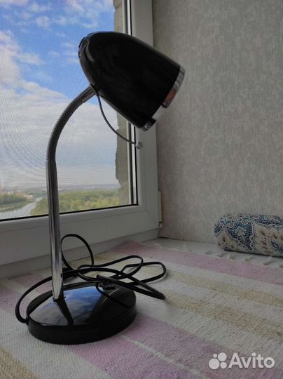 Лампа настольная