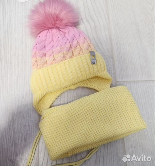 Комплект шапка, шарф для девочки