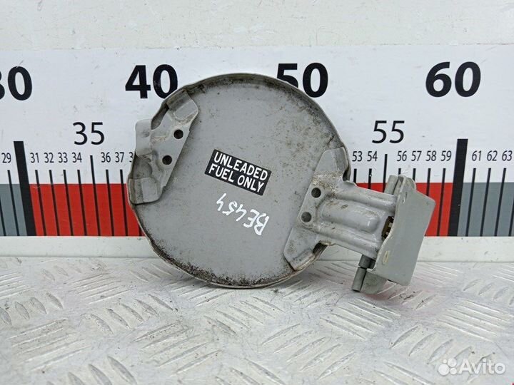 Лючок бензобака Toyota Yaris 1