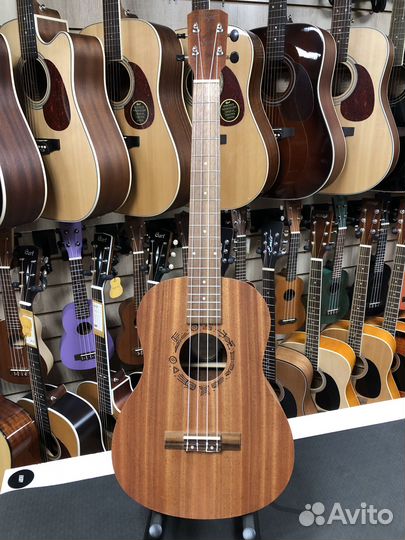 Укулеле баритон flight NUB310
