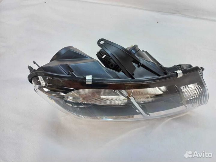 Фара передняя Renault Logan 2014-2018 правая