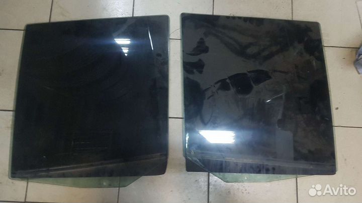 Стекло задней двери ленд ровер дискавери 3/4