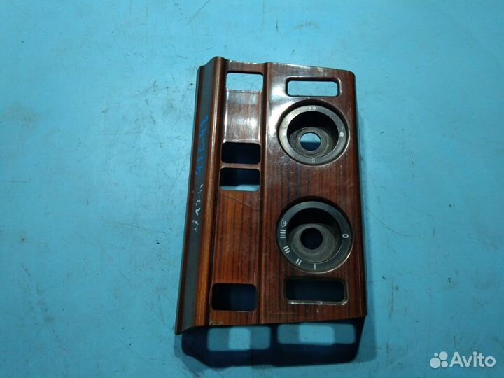 Накладка блока отопителя для Mercedes-Benz W124