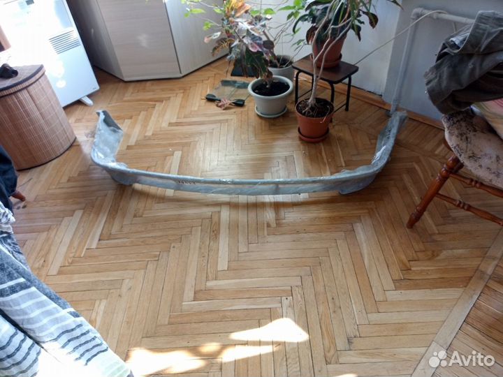 Губа переднего бампера