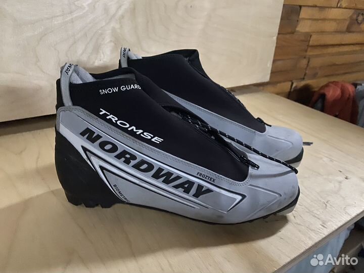 Беговые лыжи (коньковые) с ботинками 45 размер