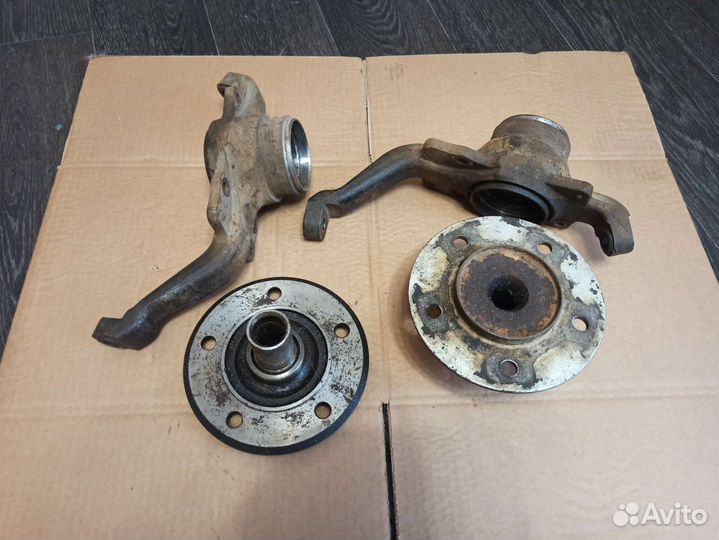 Поворотные кулаки со ступицами на 24 шлица