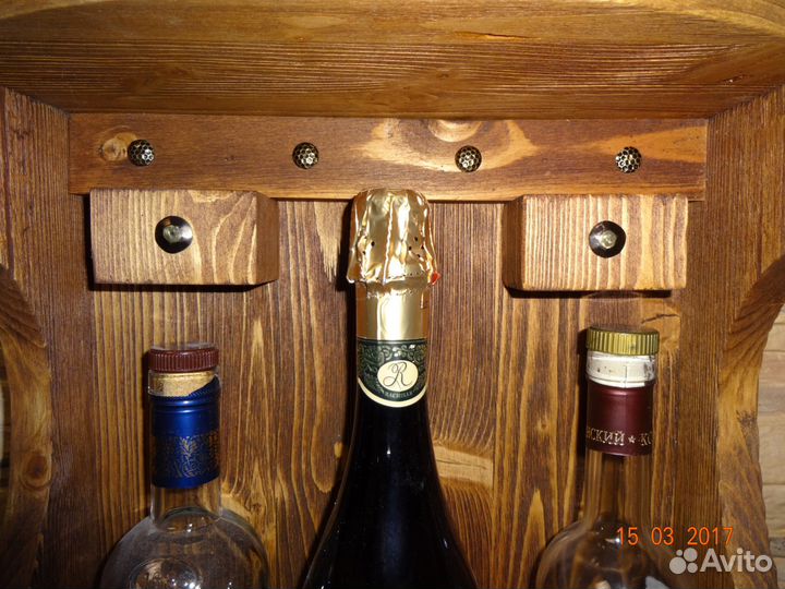 Бар настенный (полка для вина и бокалов)