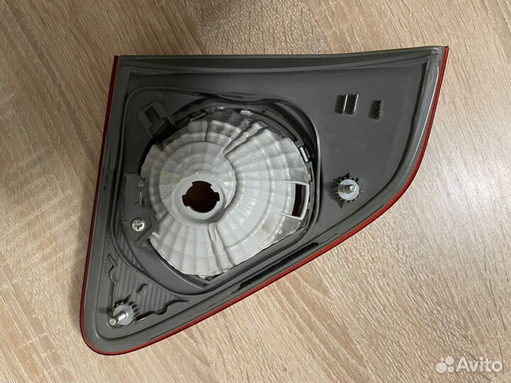 Фонарь внутренний правый тойота королла 150