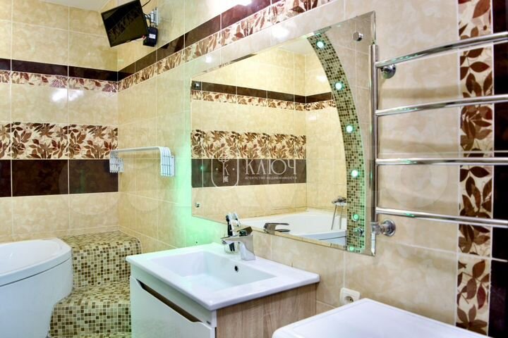 4-к. квартира, 115 м², 4/6 эт.