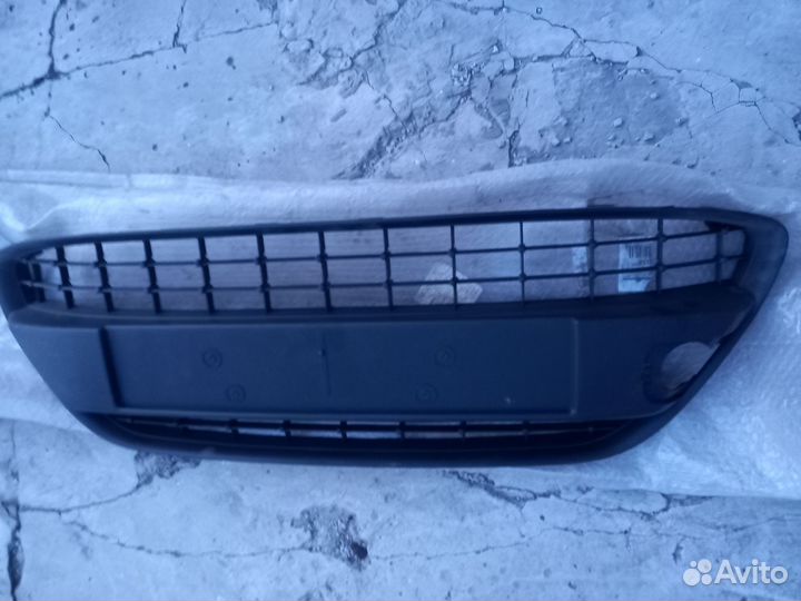 Решетка радиатора,форд fiesta