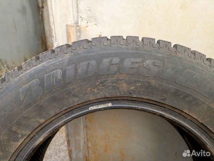 Bridgestone Ice Cruiser 7000 235/65 R17