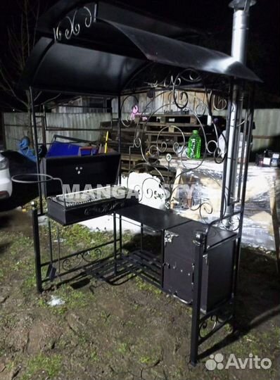 Мангал с крышей