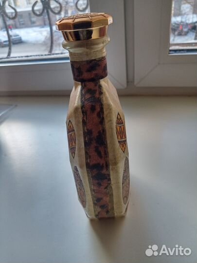 Бутылка стеклянная декоративная