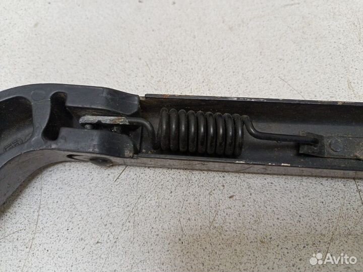 Поводок стеклоочистителя задний