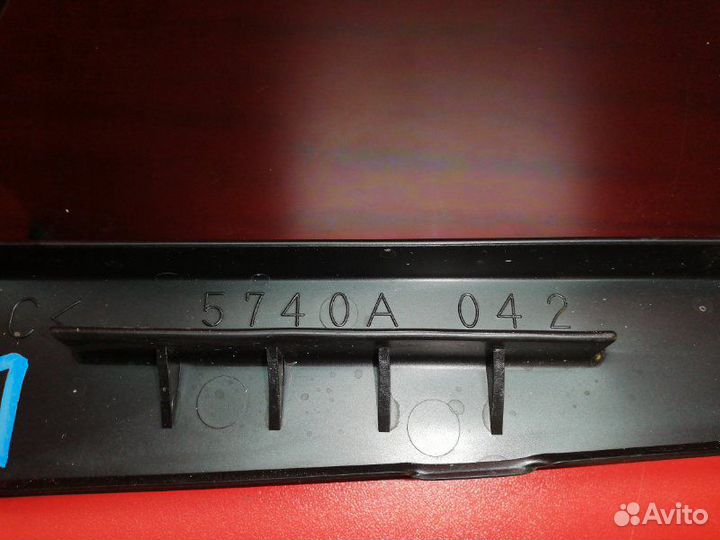 Стекло двери неопускное заднее правое Mitsubishi