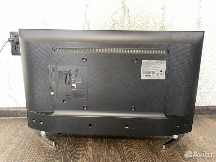 Телевизор Samsung UE32J4500AK