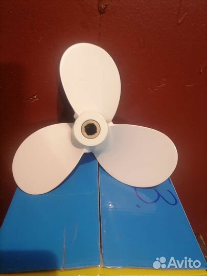 Гребной винт Ямаха 9.9-15 и винт Ямаха 8 эндуро