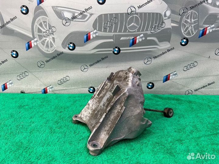 Кронштейн Audi A6 C8 dlha 2021