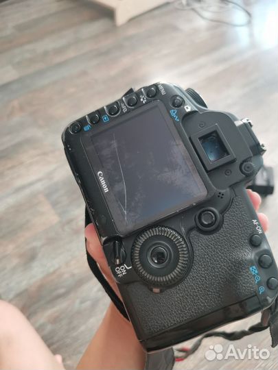 Зеркальный фотоаппарат canon