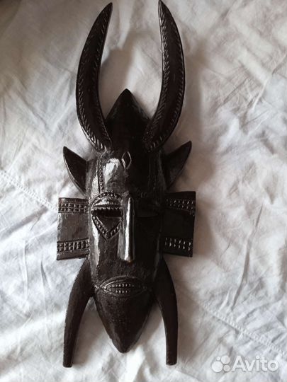 Африканские маски из дерева