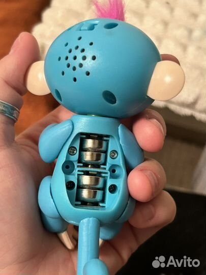 Интерактивная игрушка-обезьянка fingerlings