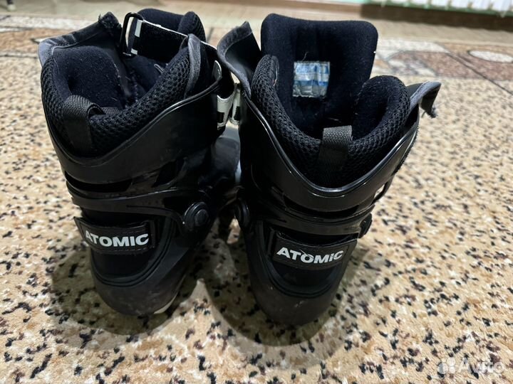 Лыжные ботинки атомик