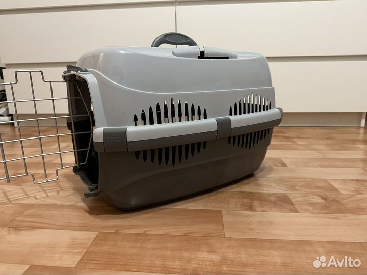 Переноска для кошек пластиковая