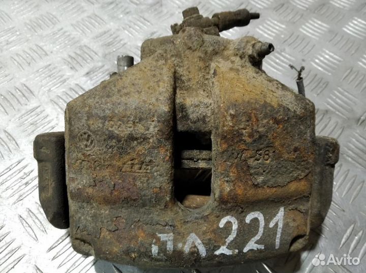 Суппорт передний левый Volkswagen Passat b6 b6