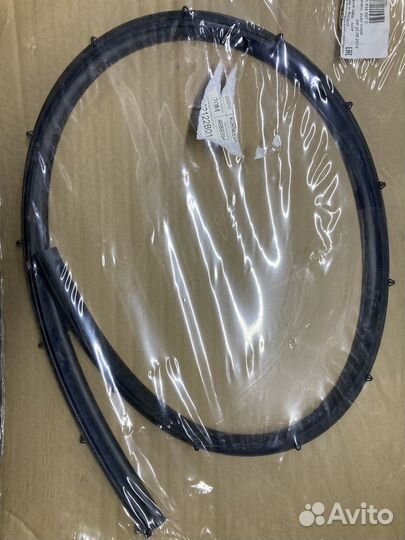 Уплотнитель двери 5JA839697C