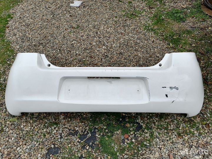 Бампер задний Toyota vitz Yaris 90