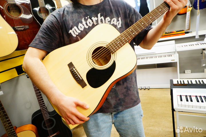 Акустическая Гитара (уровнем Yamaha F310)