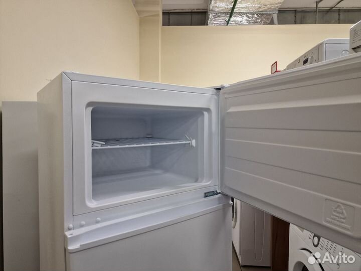 Холодильник двухкамерный Hi